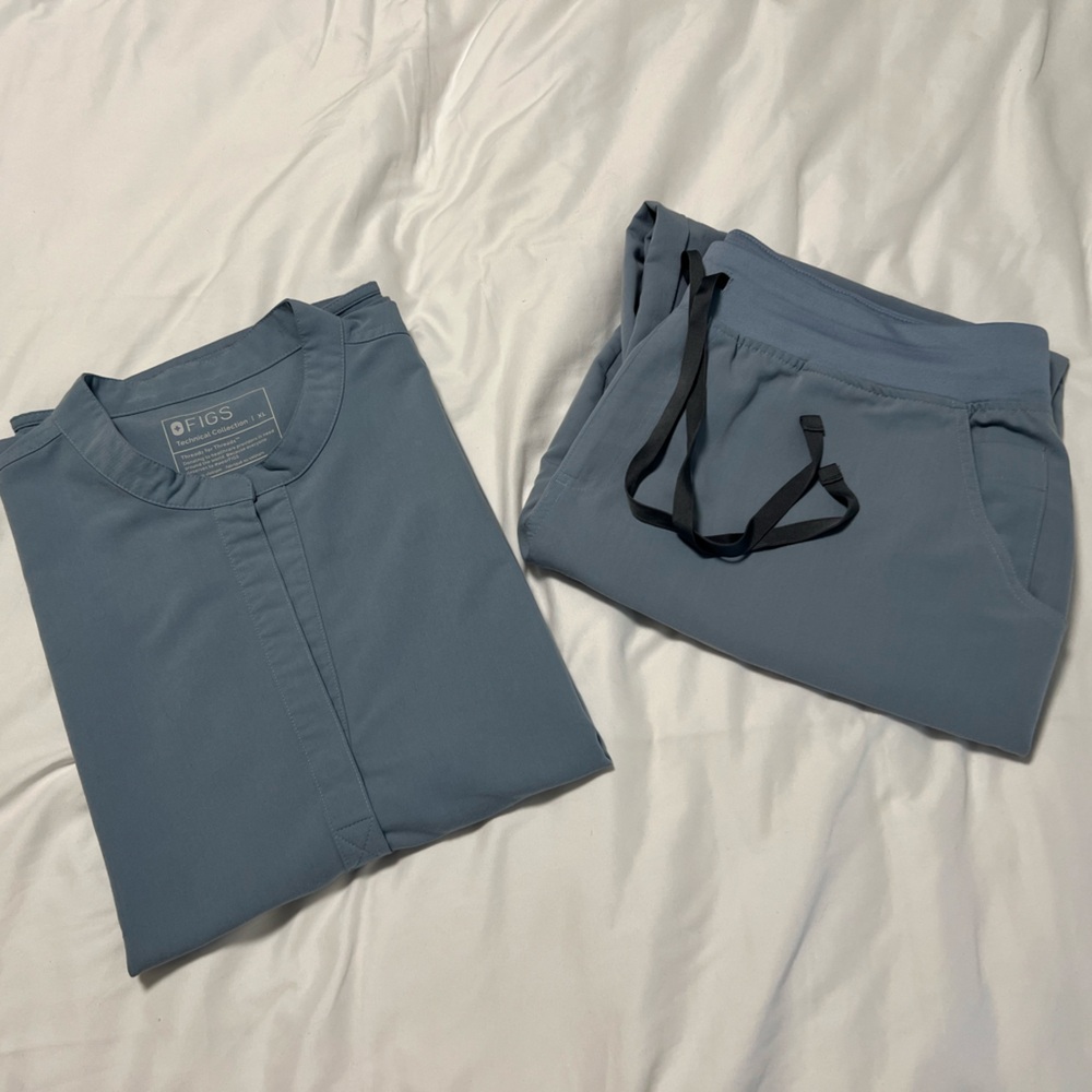 FIGS Scrub Set in Dusty Blue - Top XL, Pants XXL